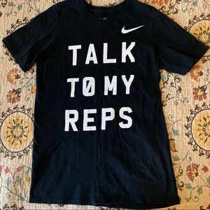 🔴 *5 for $20 Sale* Boys Nike tee shirt Size M